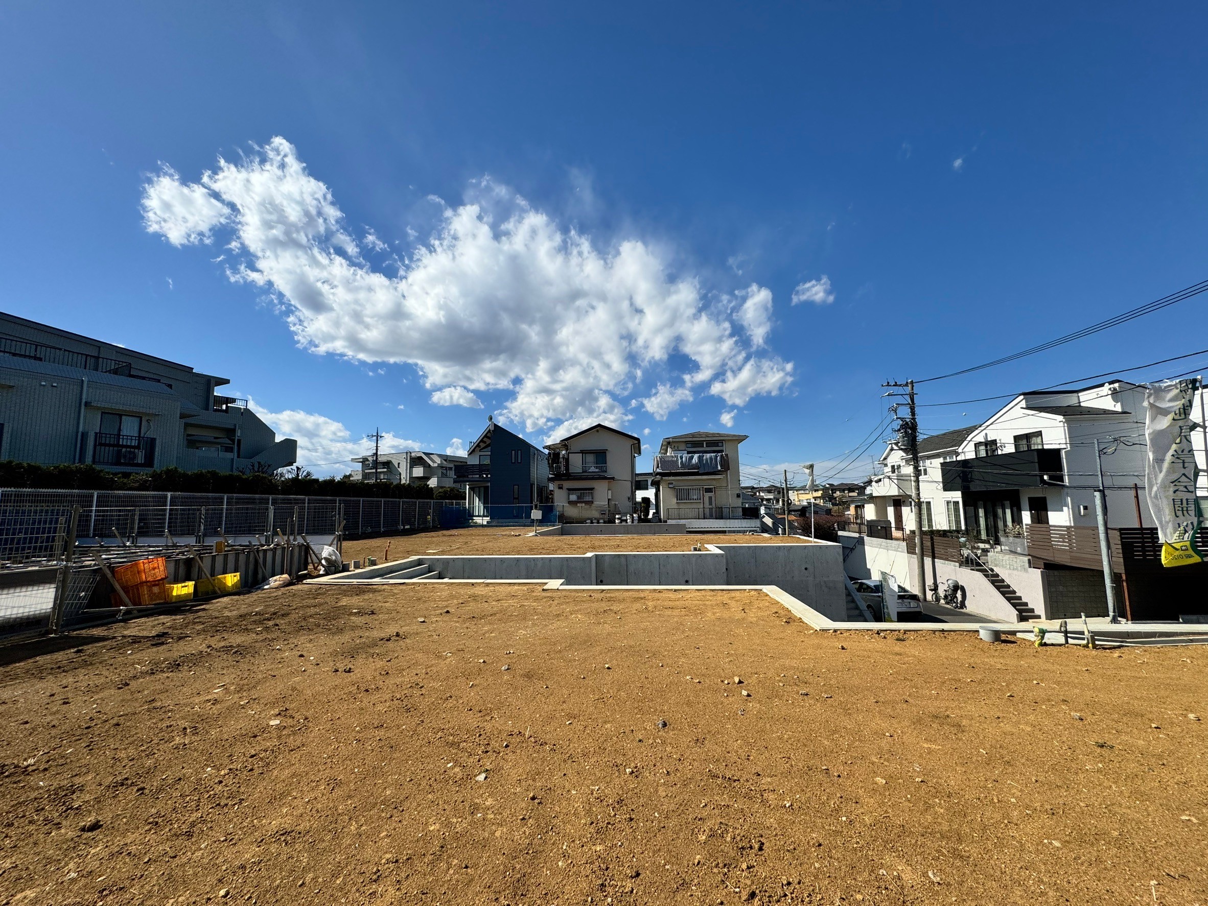 ②新築戸建全3棟!室内の壁に自然素材の漆喰をふんだんに使用した、女性に優しい自然素材の家。